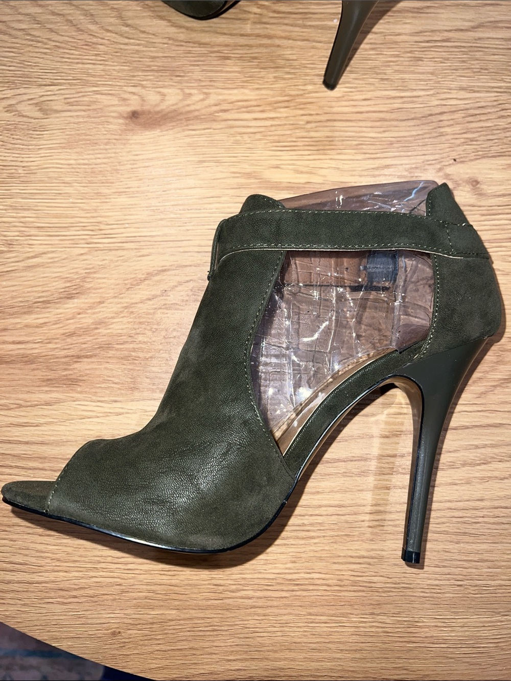 NIB Chinese Laundry Olive Green Suede Peep-Toe Heels with Ankle Strap US 9 - Picture 4 of 9